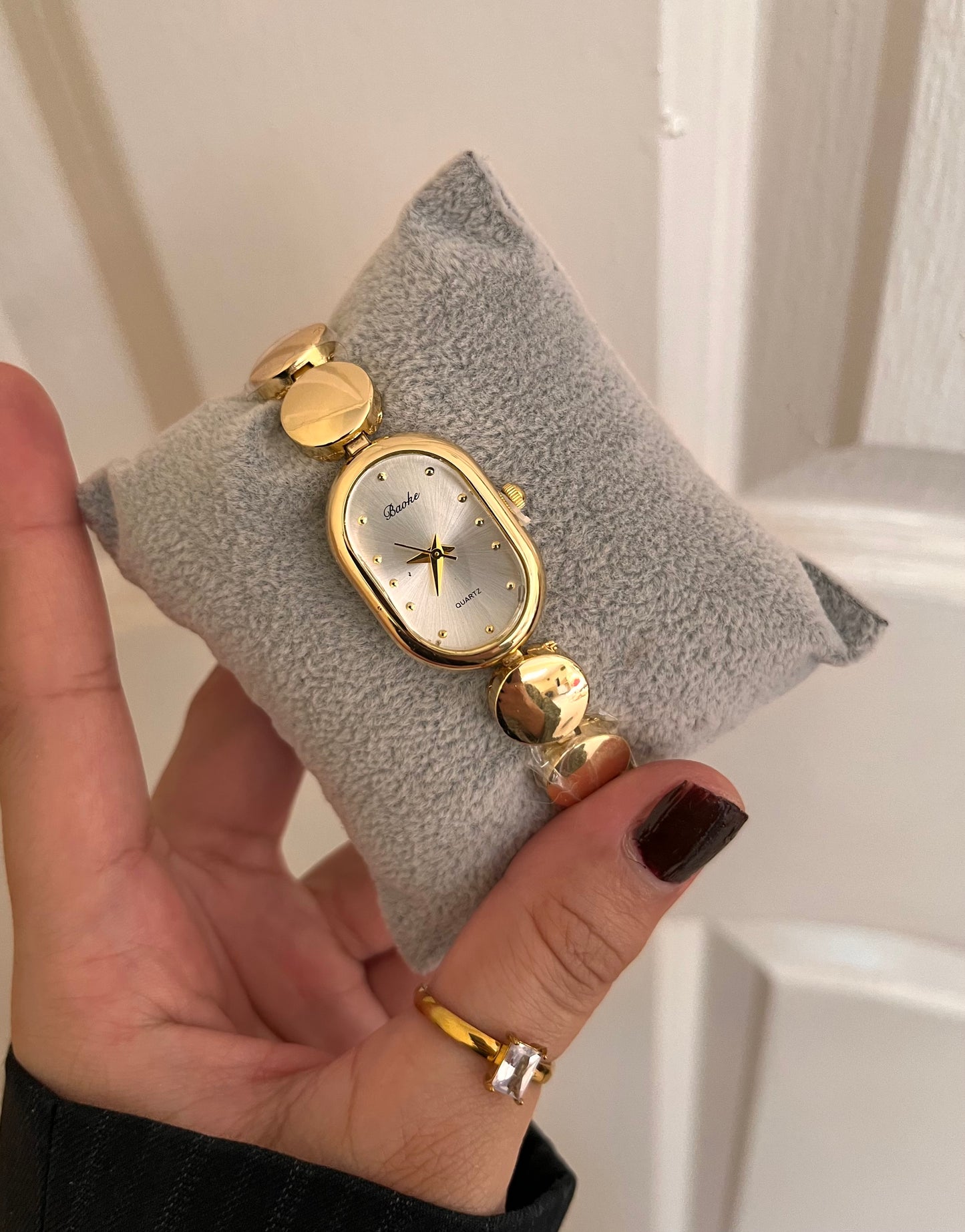 Dynasty White Dail Watch