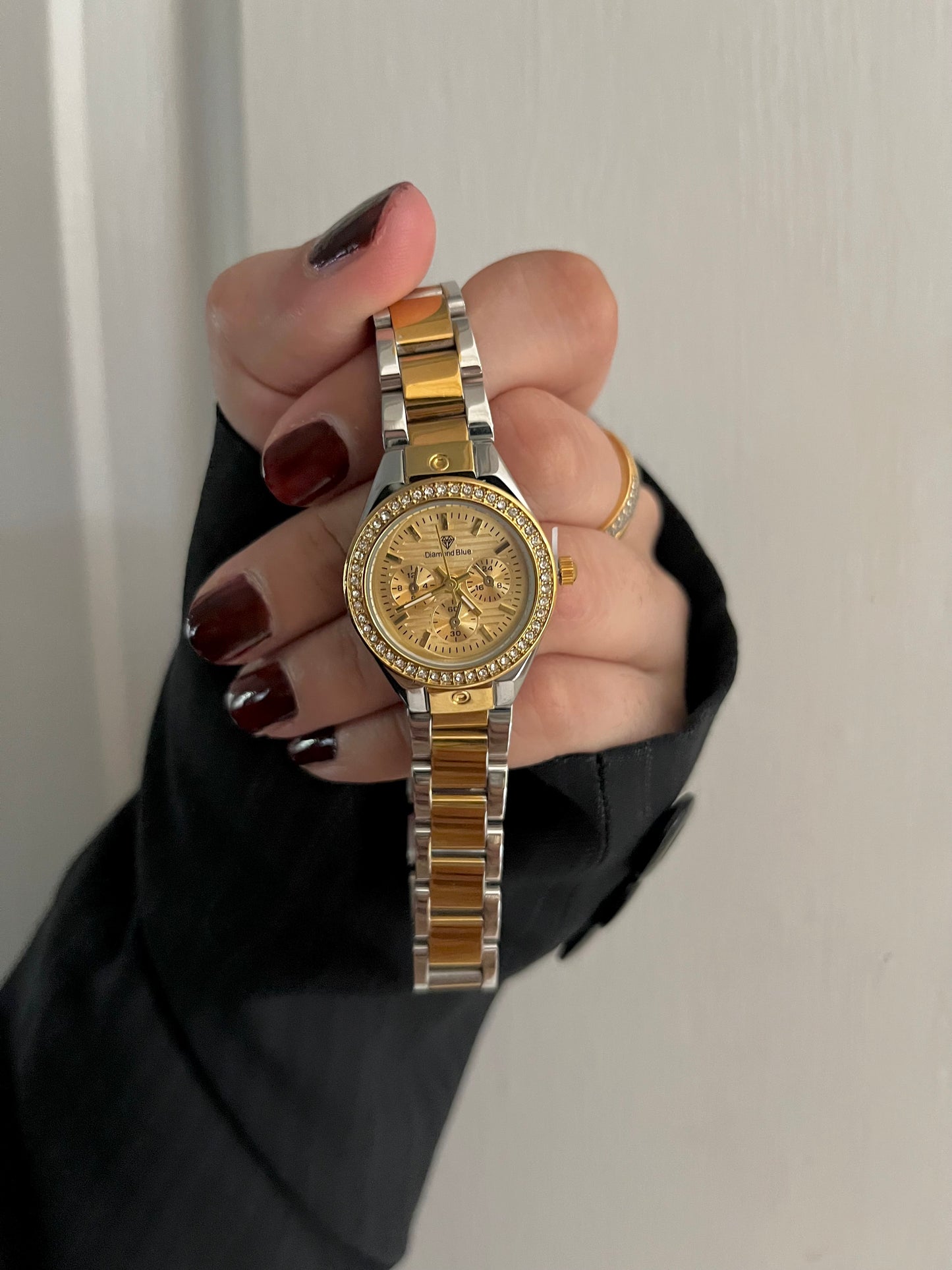 ✨CRYSTAL STUDDED TWO TONE WATCH-GOLDEN DAIL ✨