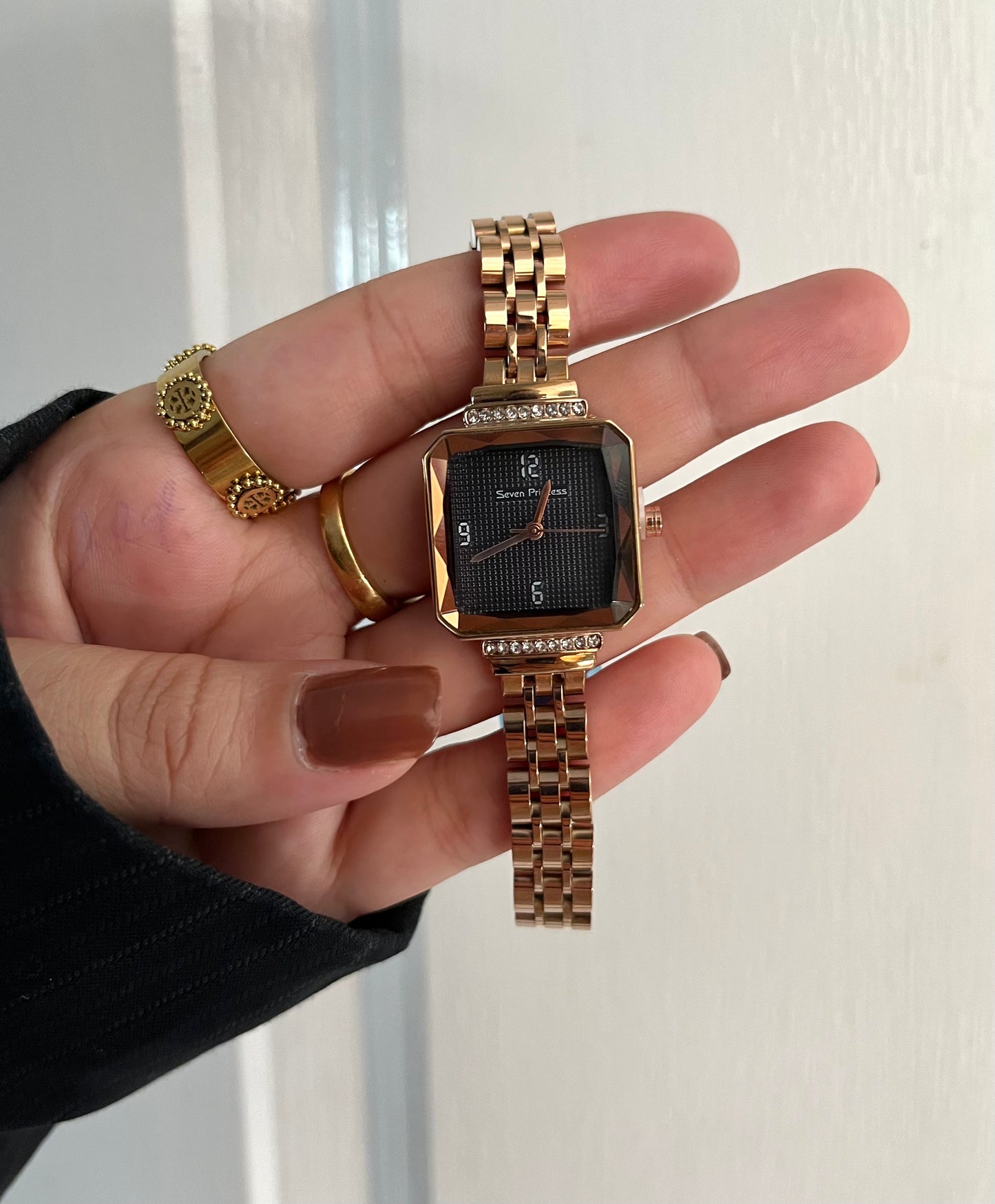 REGAL SQUARE WATCH (BLACK DAIL)