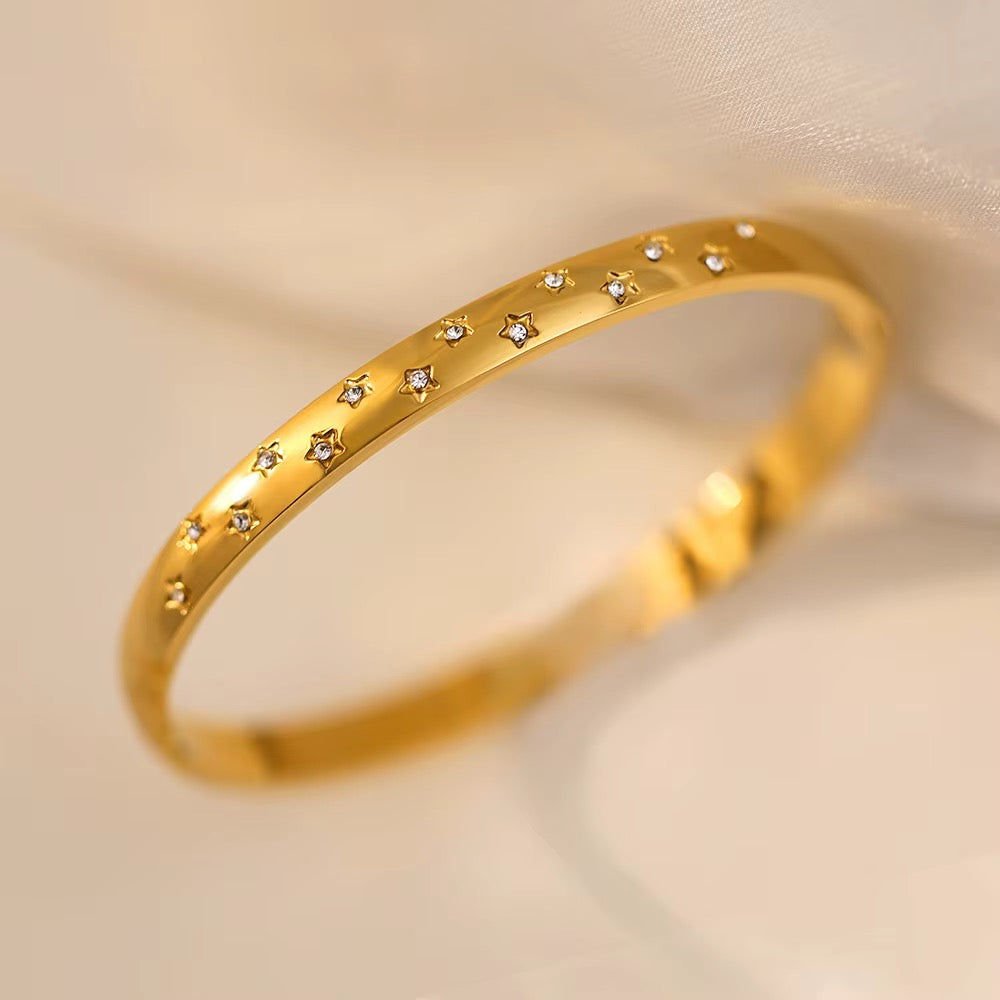 Ras Rani Starled Handcuff