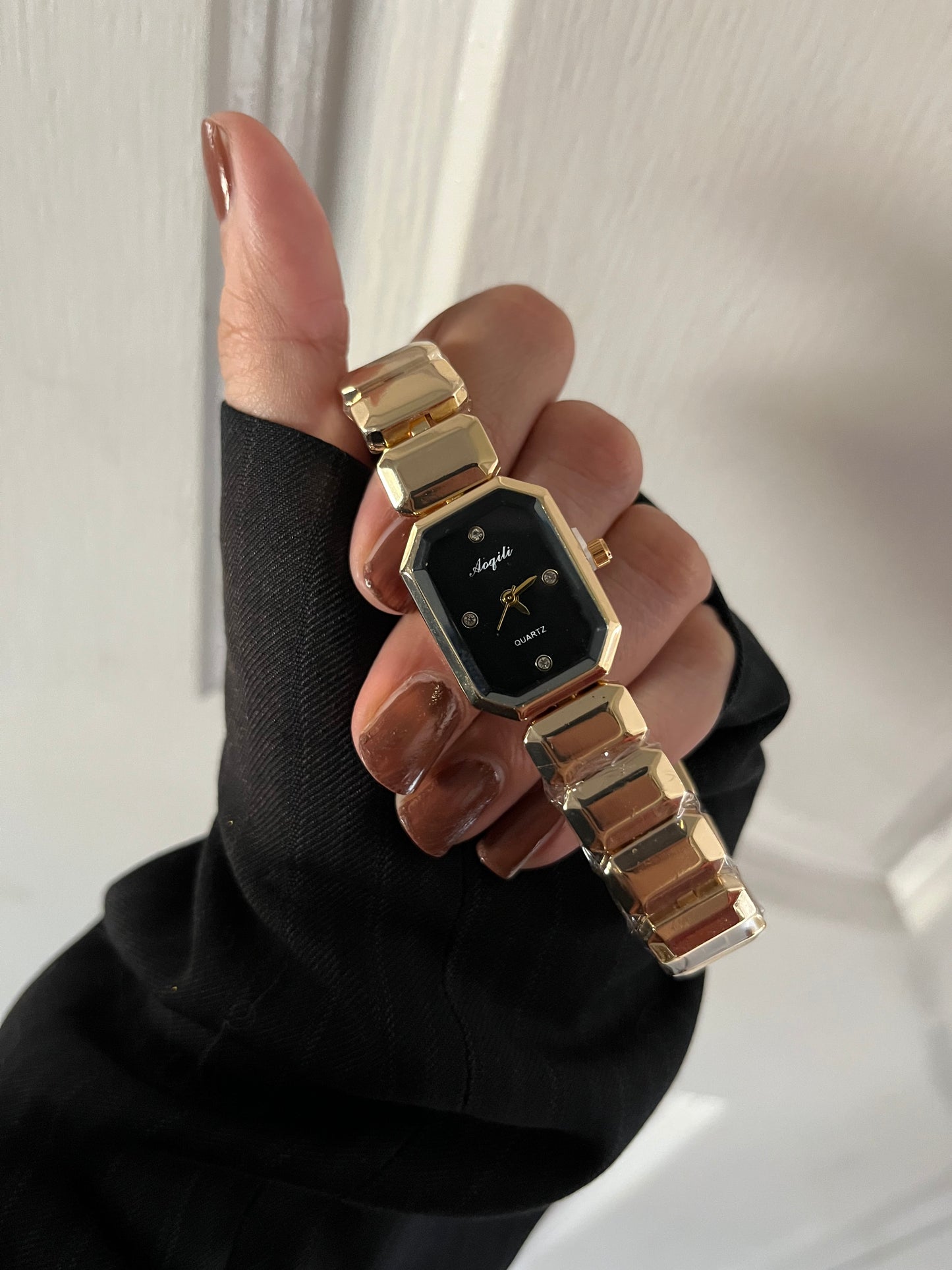 Elysian Black Timepiece