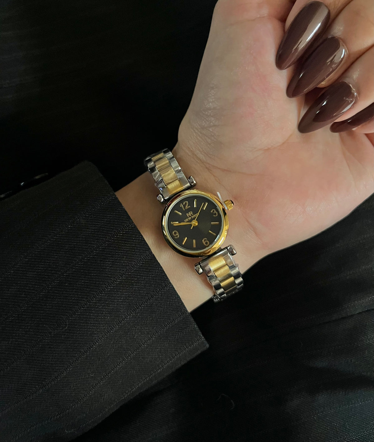 The Heritage Black Dail Timepiece