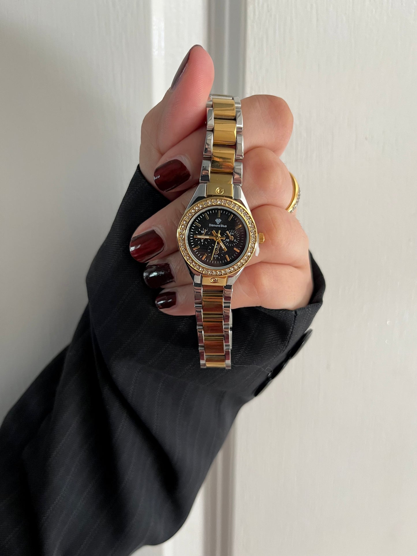 ✨CRYSTAL STUDED TWO TONE BLACK DIAL GOLD WATCH✨