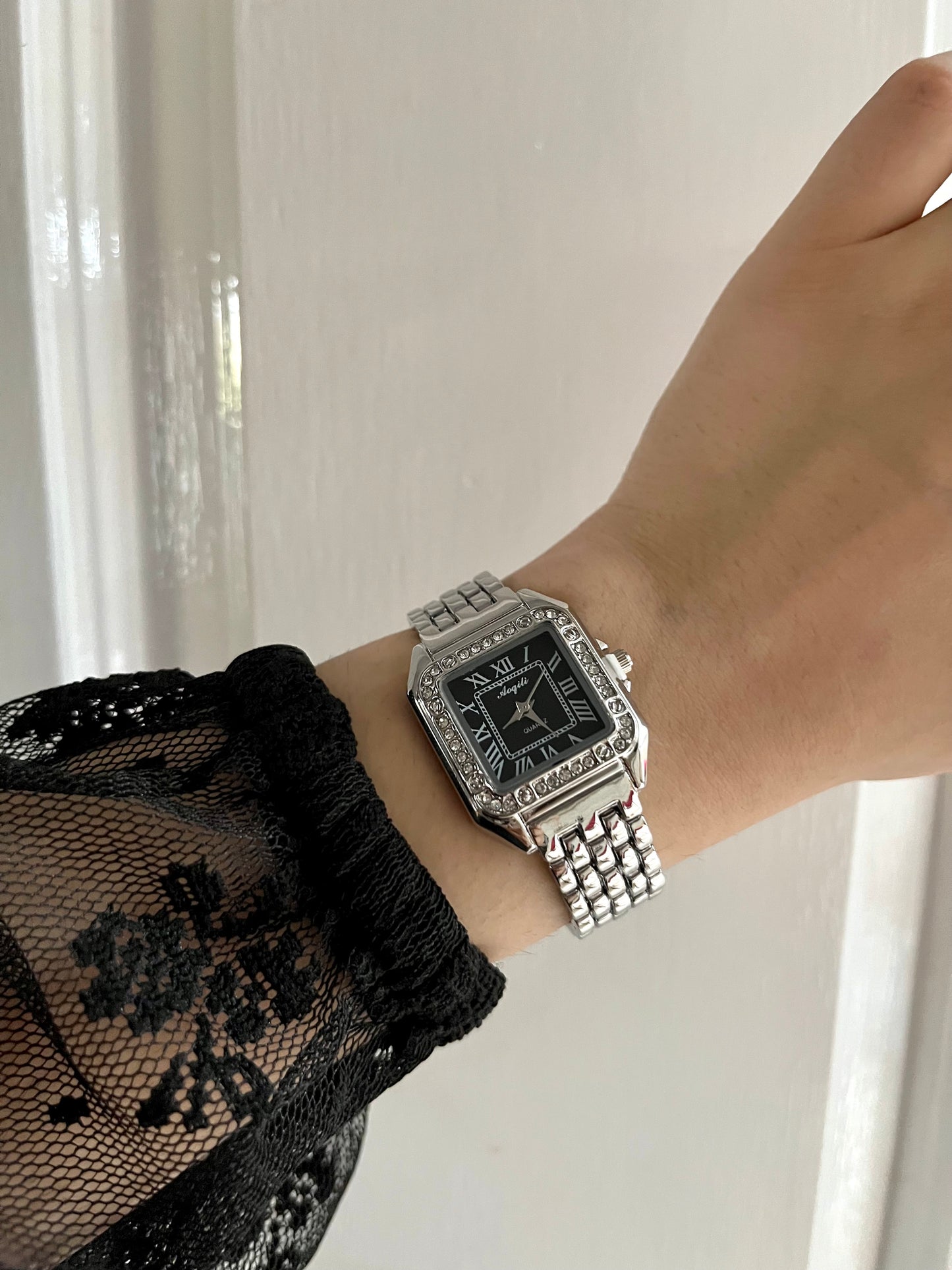 VINTAGE SQUARE DIAL WATCH-Black Dial
