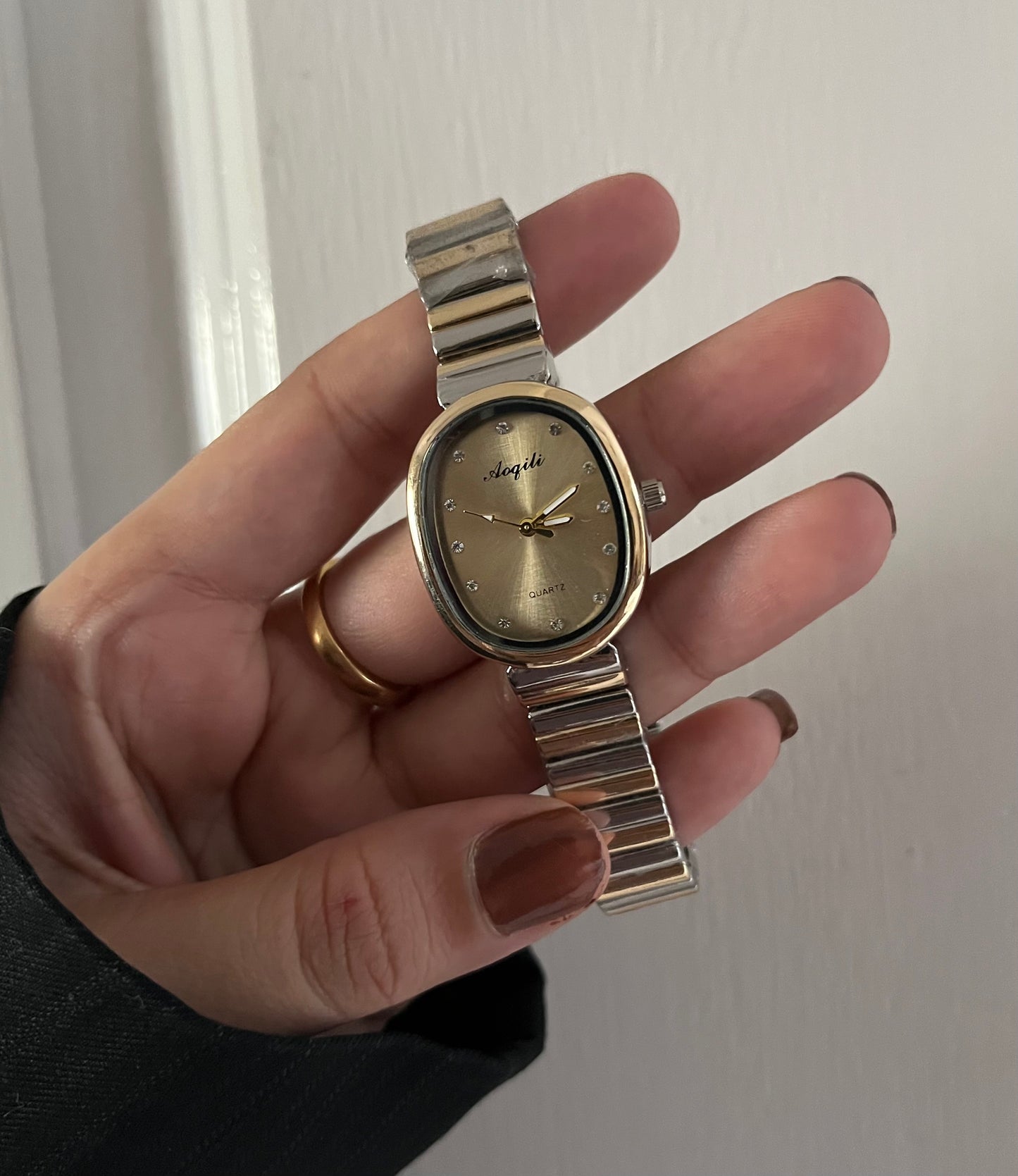 MIDNIGHT OVAL WATCH