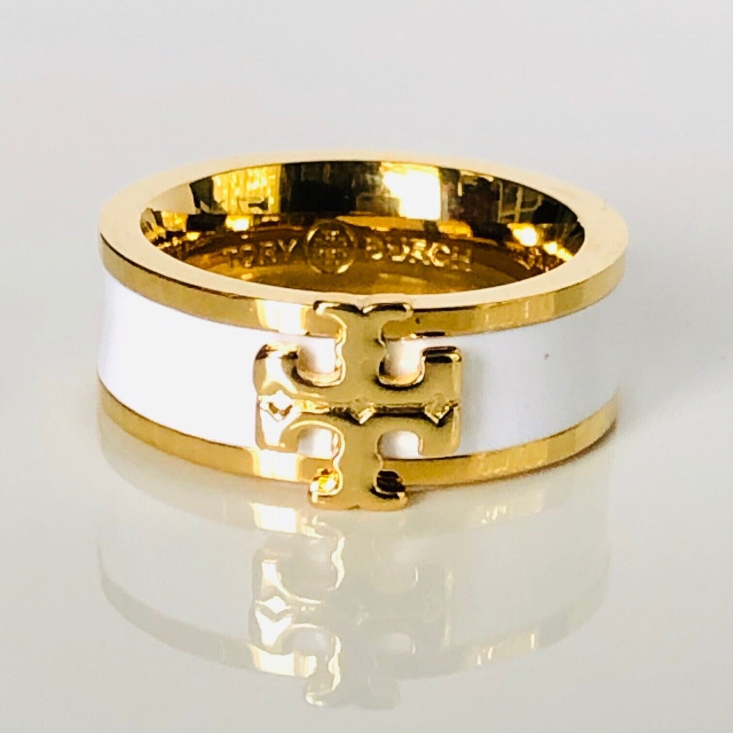 ✨Luxe White Enamel Band ring✨