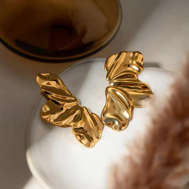 GOLD FLOWER EARRINGS