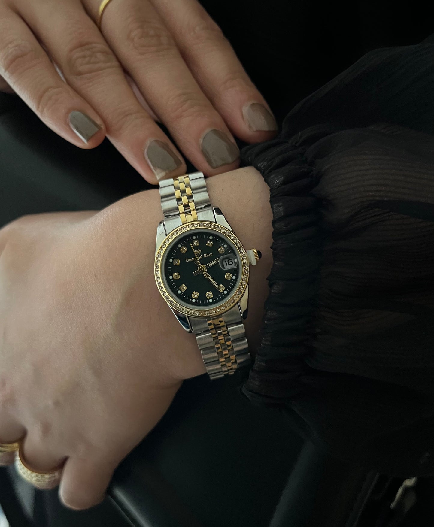 CRYSTAL STUDDED GREEN DAIL WATCH