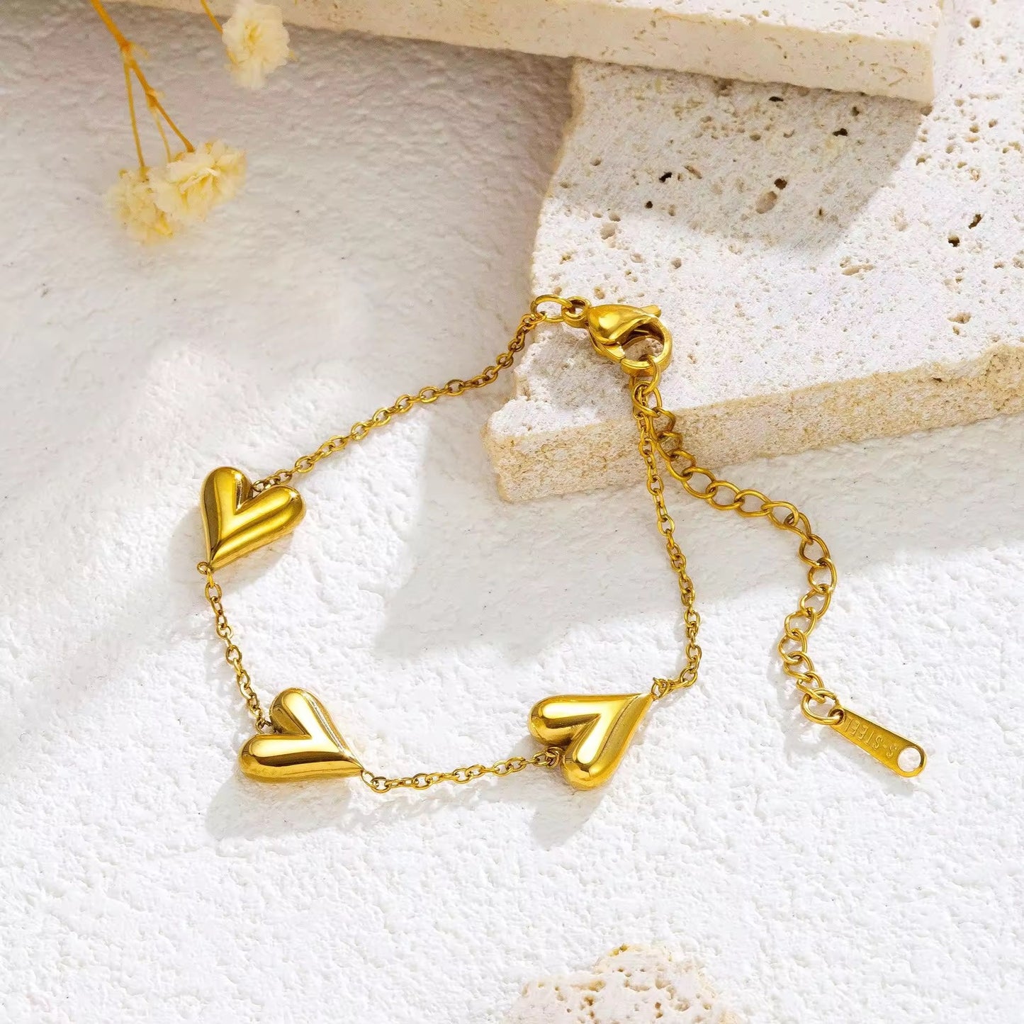 HEART CHARMS BRACELET