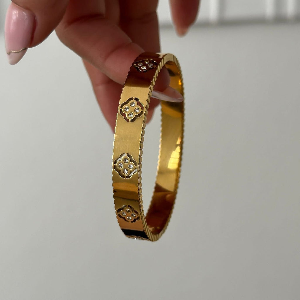 EVA CLOVER BANGLE