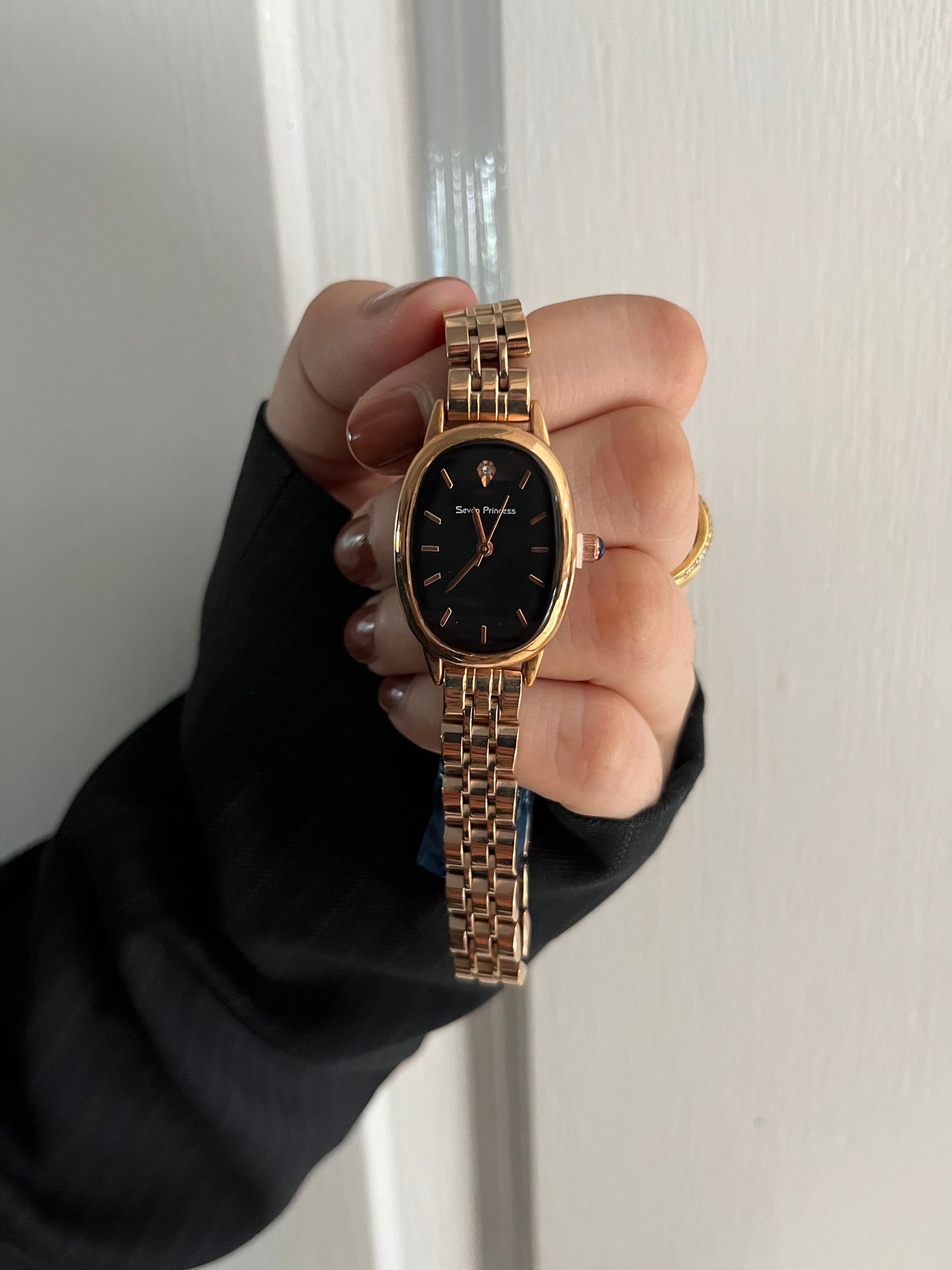 ISABELLA OVAL LUXURY WATCH-Black Dial