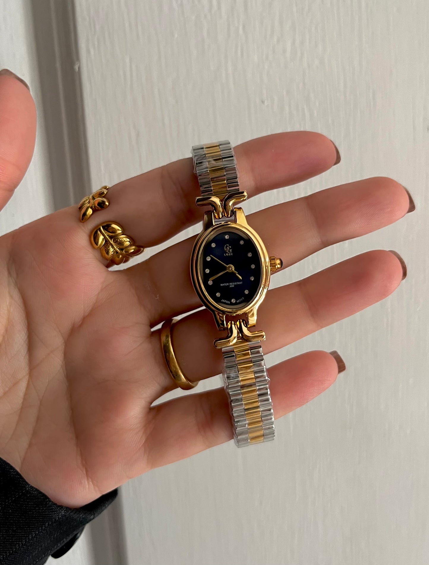 TOW TONE SAPPHIRE DIAL WATCH-water resistant stainless steel