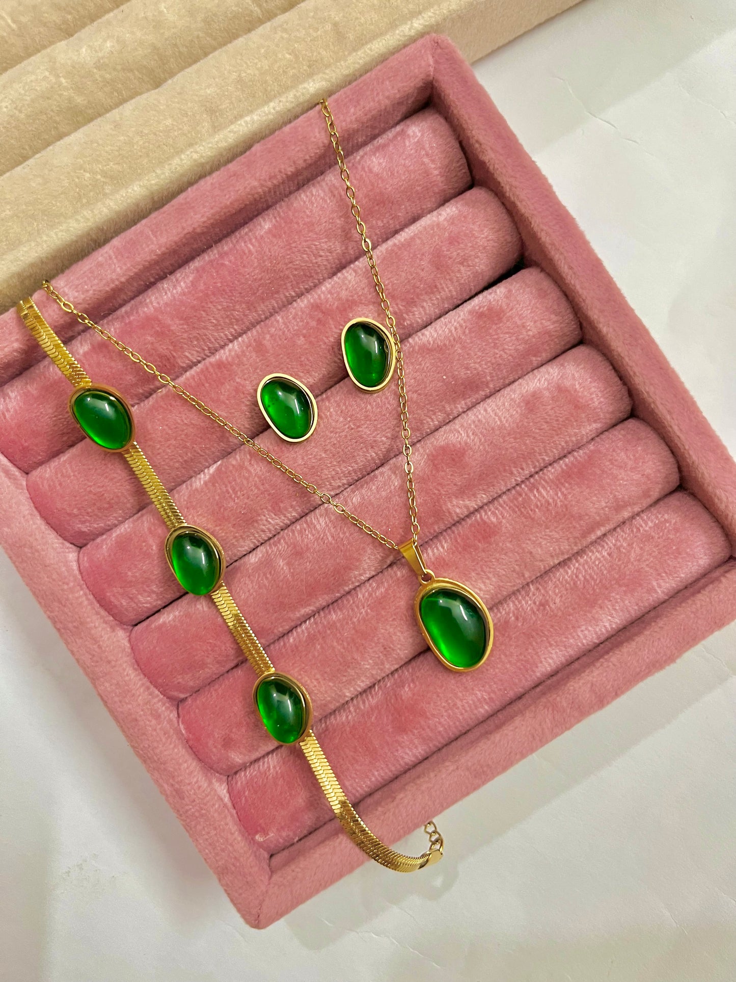 Vintage Green Stone Set