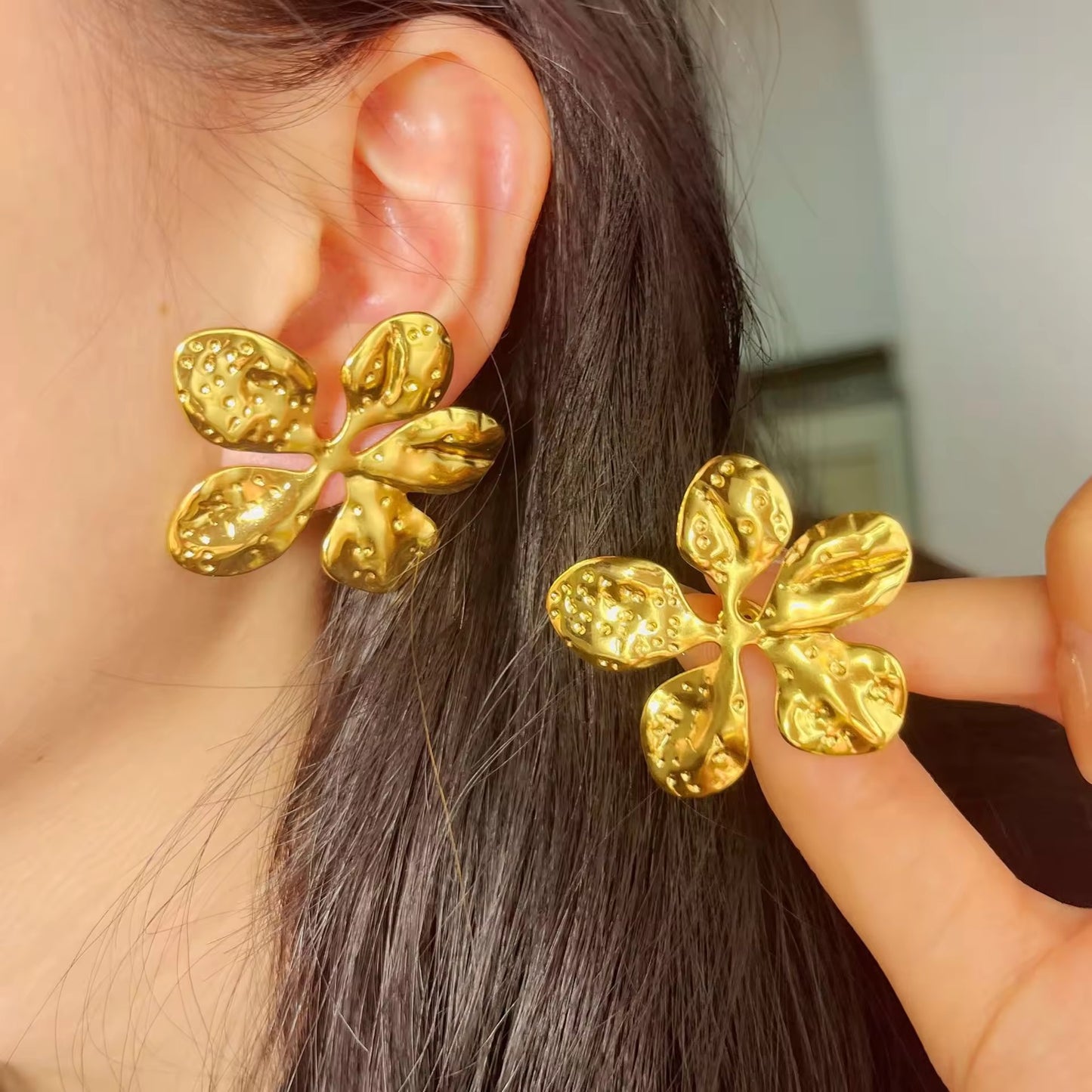 SUNLIT FLORA HOOPS