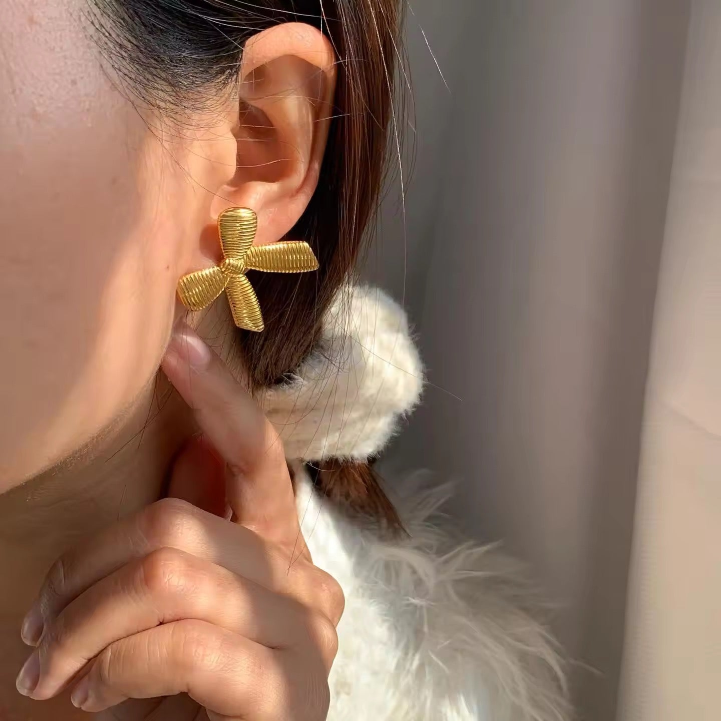 BOW EARRINGS