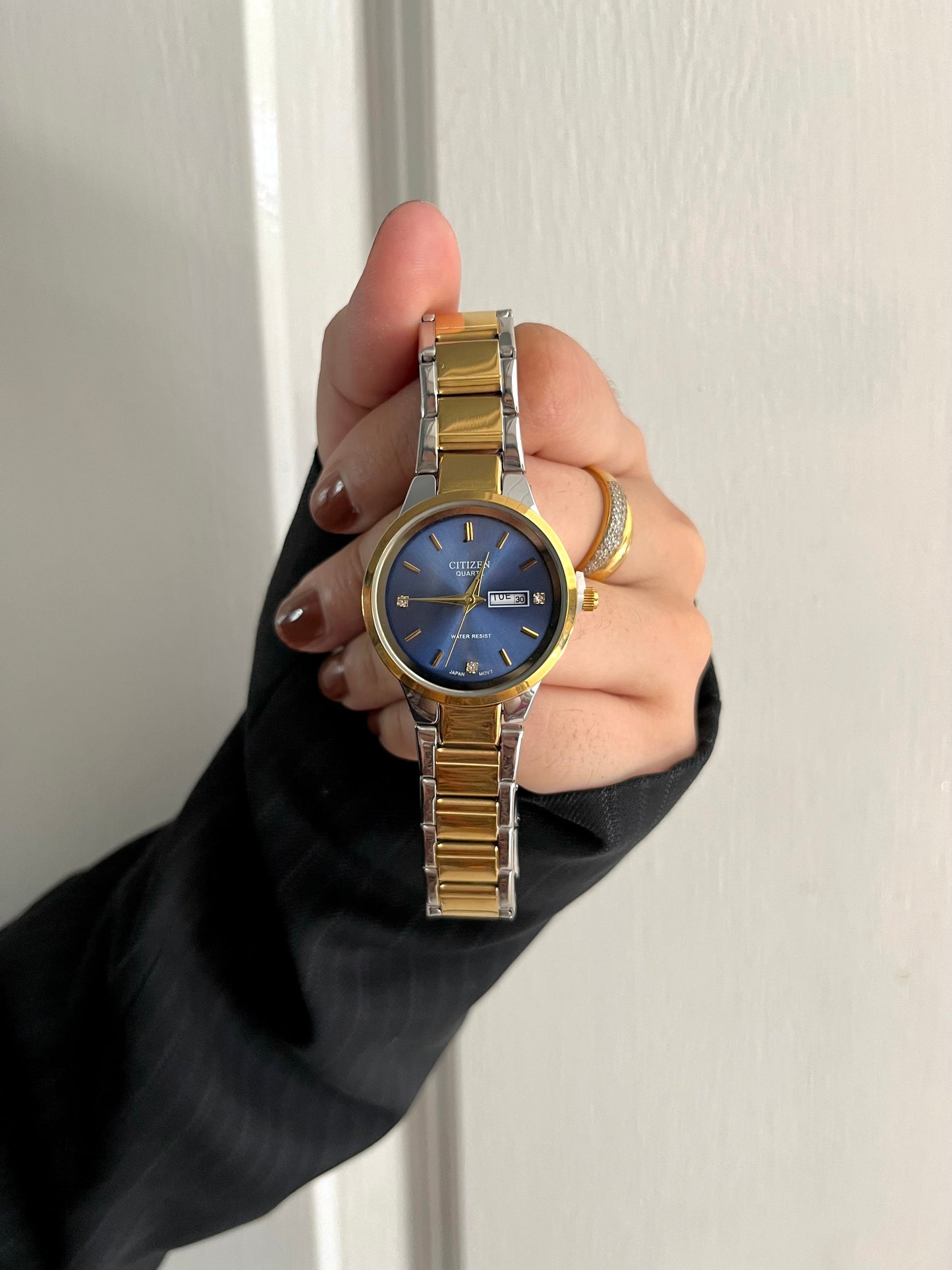 TWO-TONE SAPPHIRE DAIL WATCH