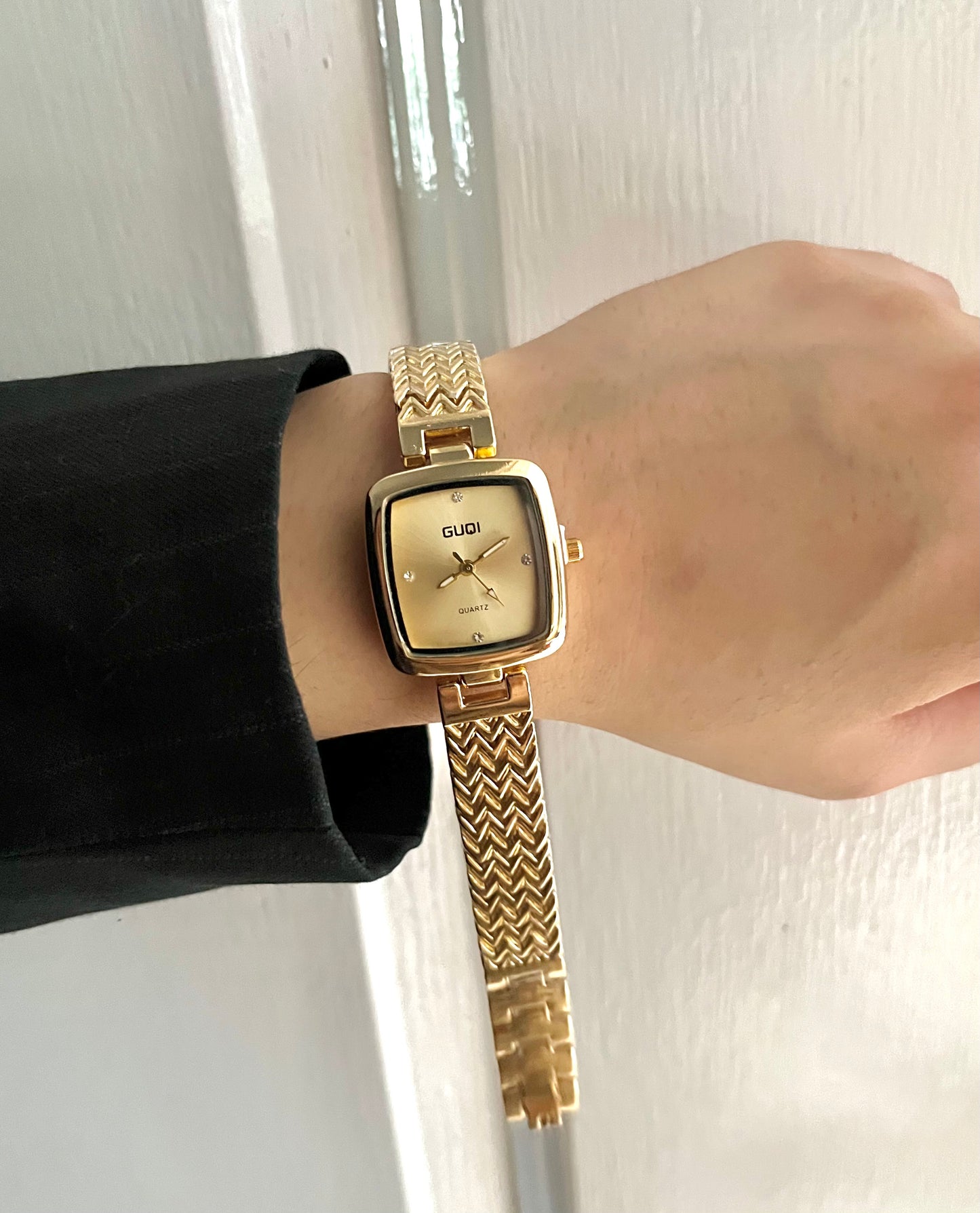 GOLDEN-GOLDEN DIAL WATCH