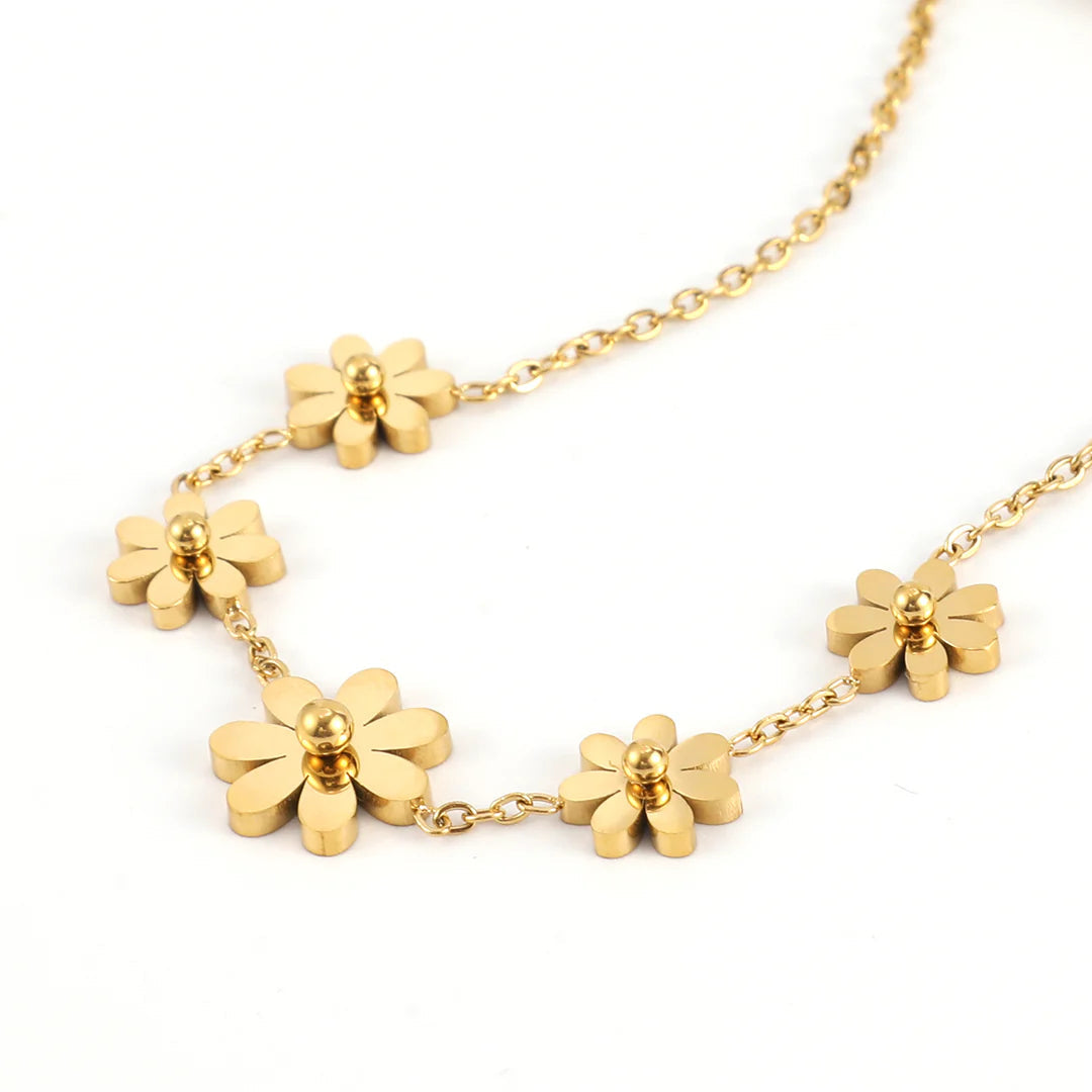Daisy Charm Necklace