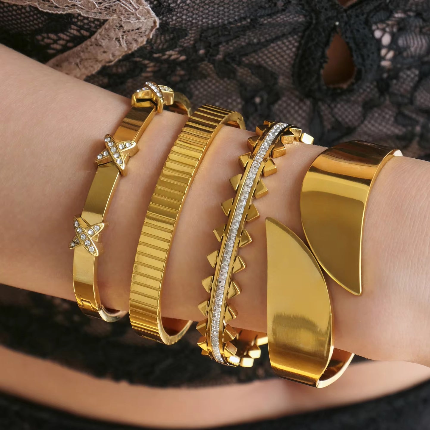 GILDED EDGE BANGLE