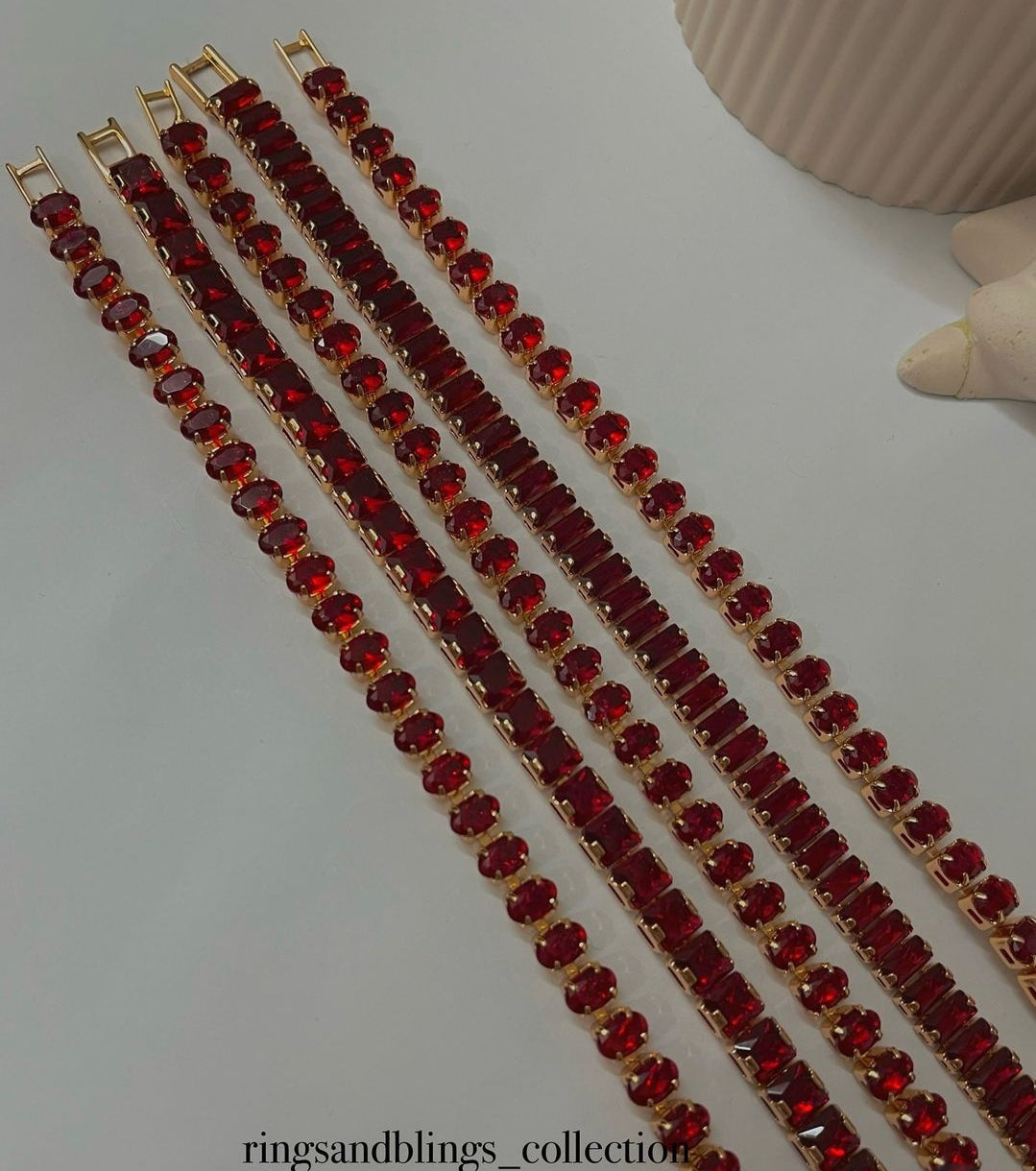 SCARLET SERENITY OVAL