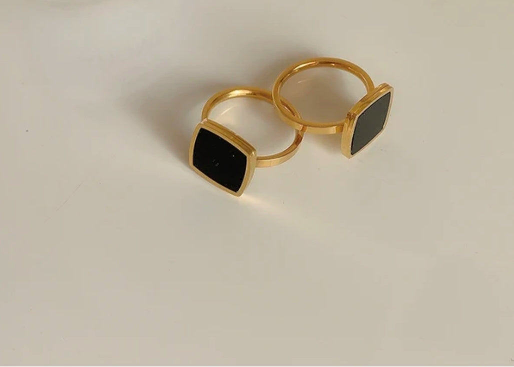 NOIR RING