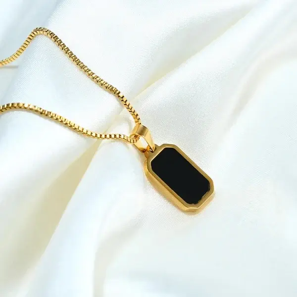 REGAL ELEGANCE NECKLACE