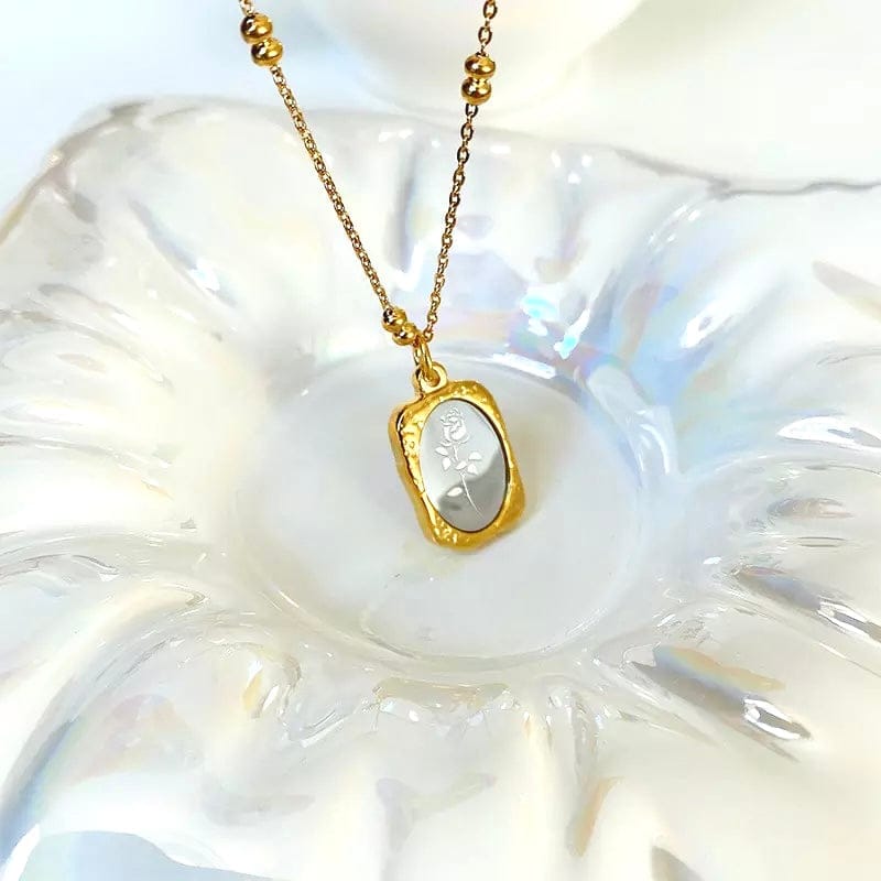 ROSE NECKLACE