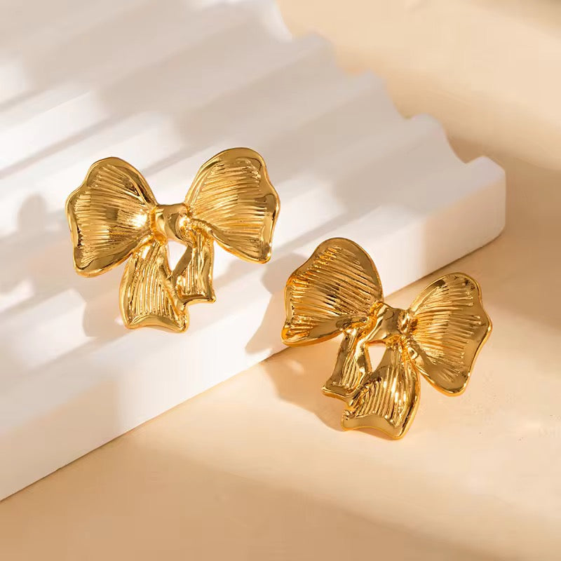 BOWDIE EARRINGS