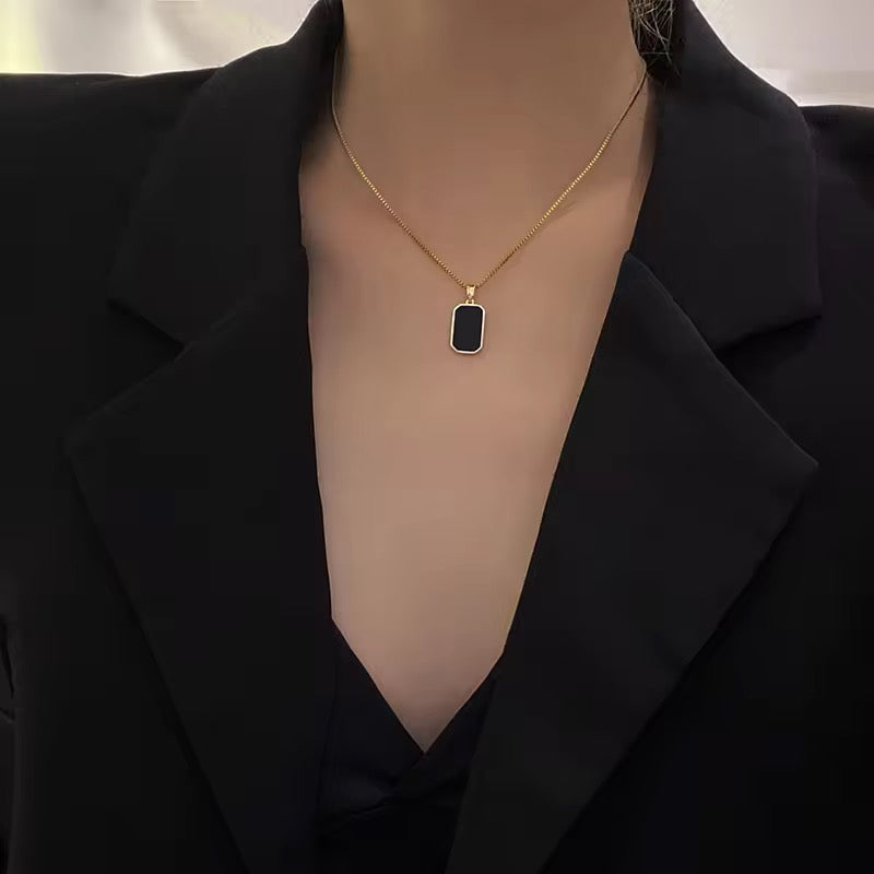 REGAL ELEGANCE NECKLACE