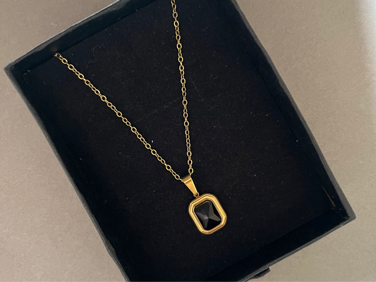 BLACK PRISM PENDANT