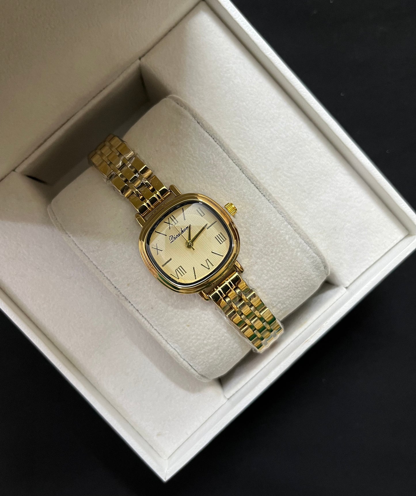 Monarque Golden Dail Watch