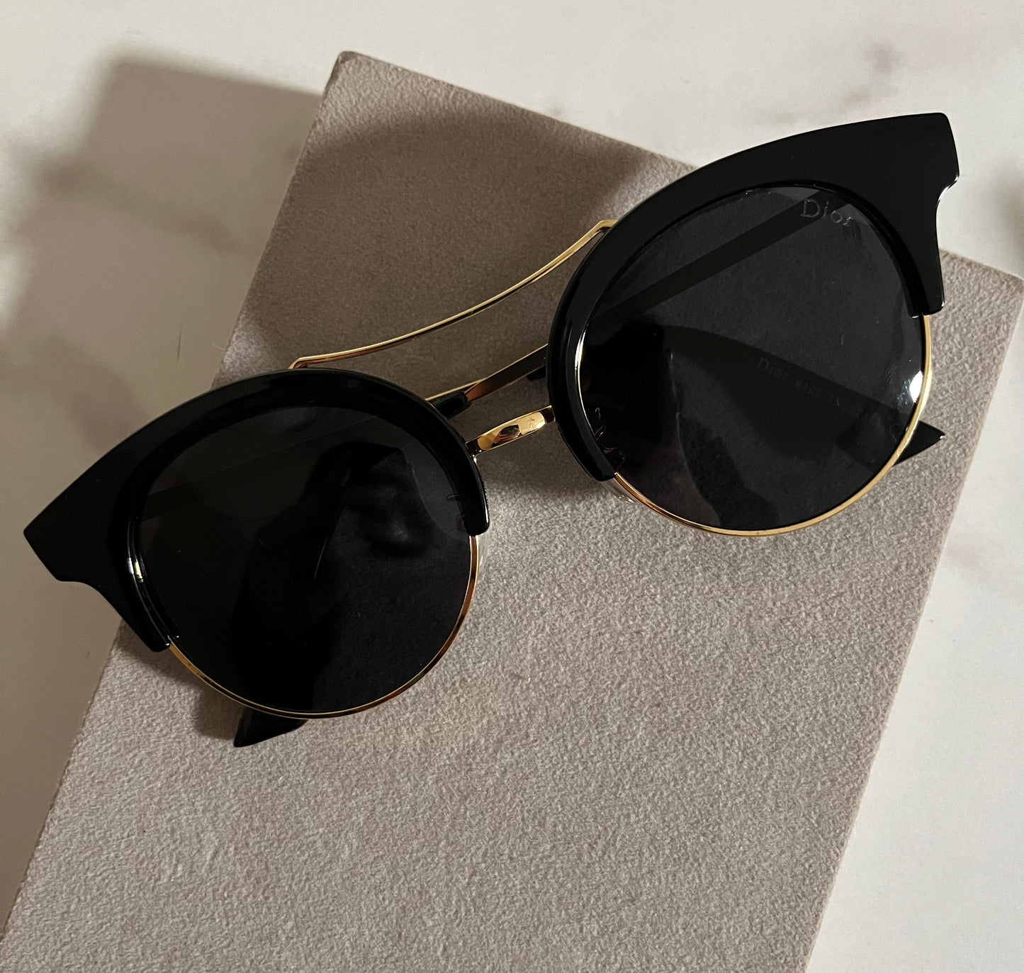 DIOR RETRO BLACK SHADES