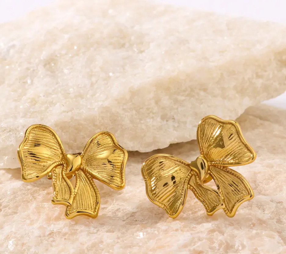 BOWDIE EARRINGS