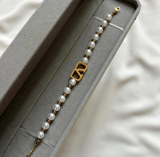 Velora Statement Bracelet