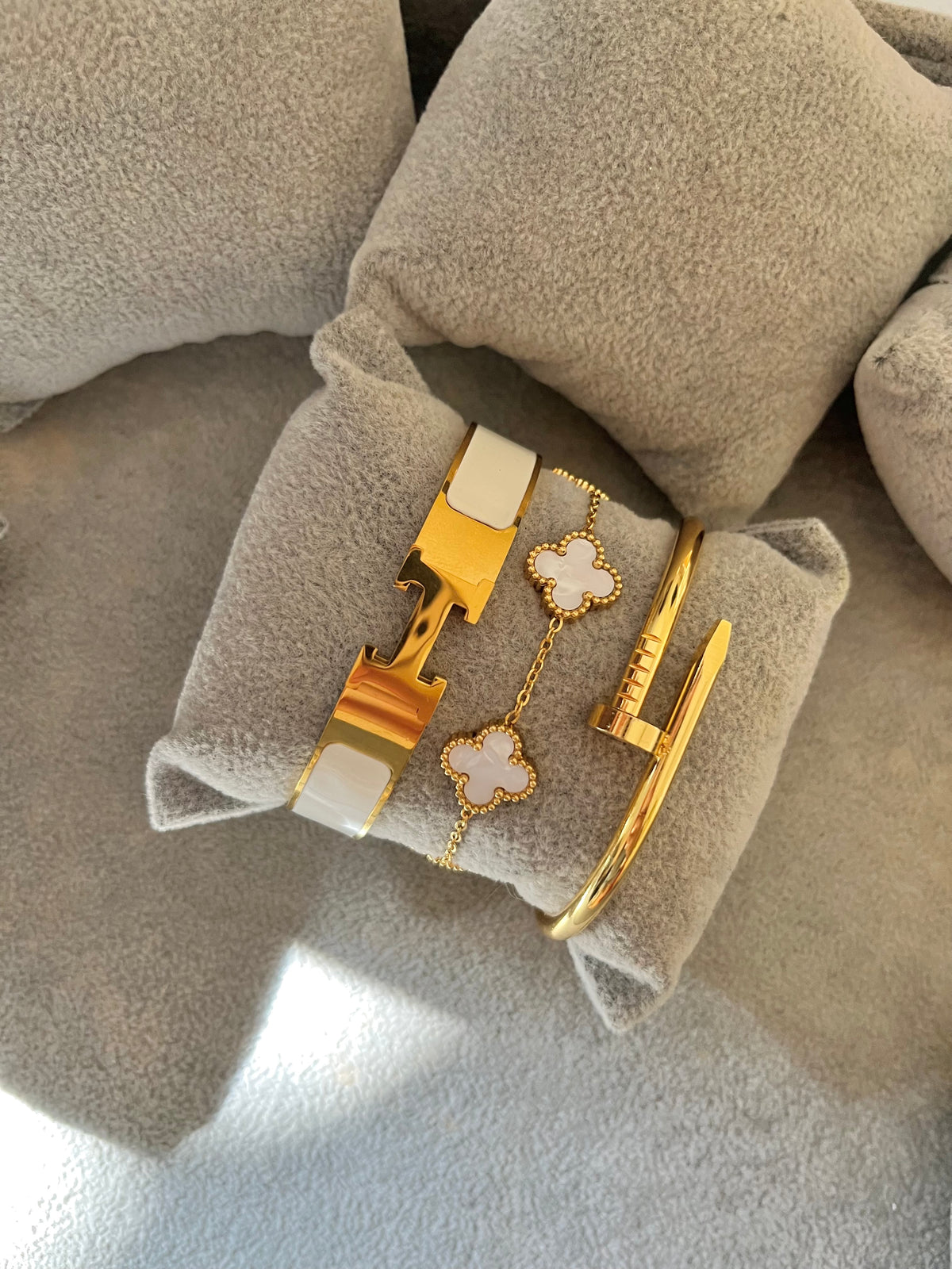 Hermes White Stack