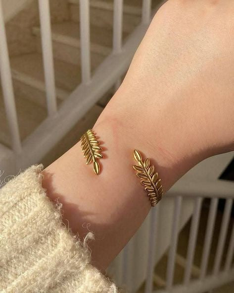 Laurel Leaf Bangle