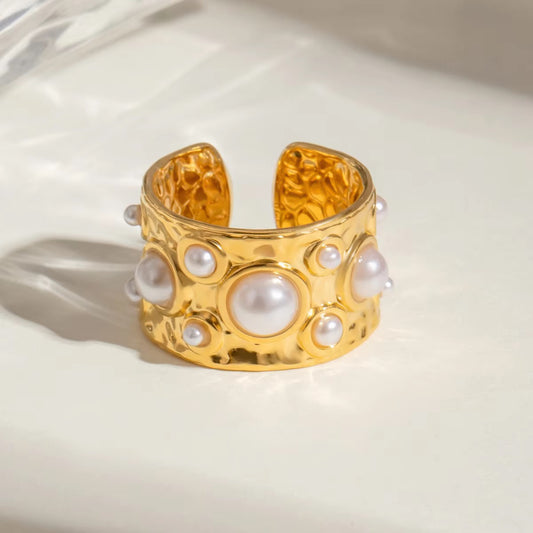 Palmonas Hammered Ring