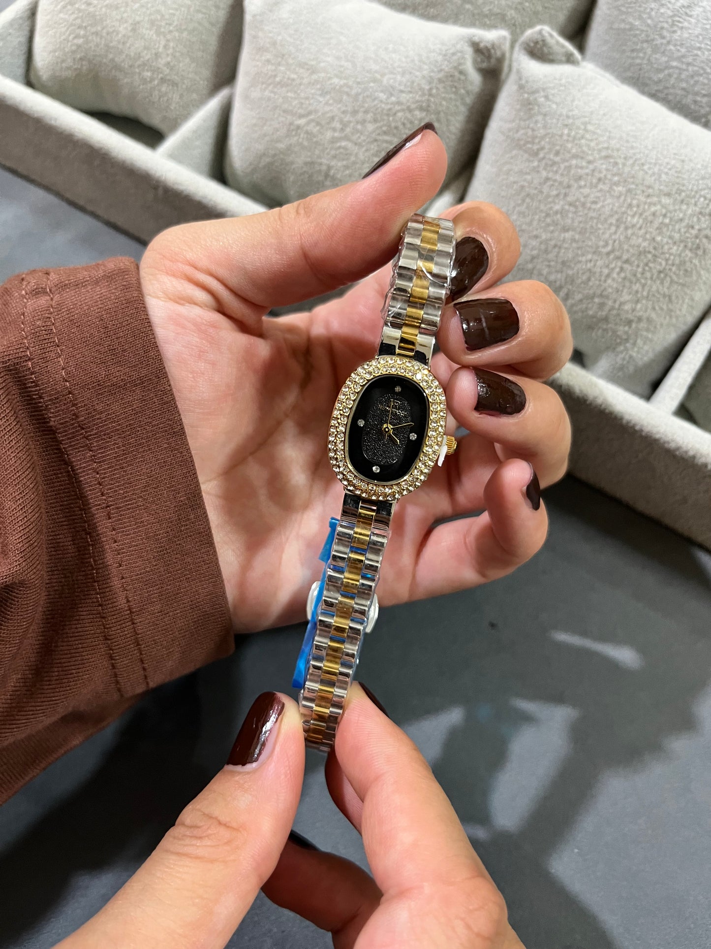 MAROON ROMAN WATCH✨