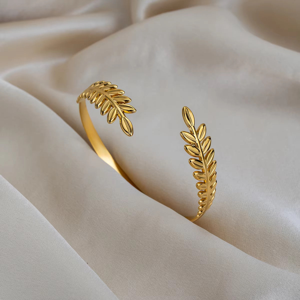 Laurel Leaf Bangle