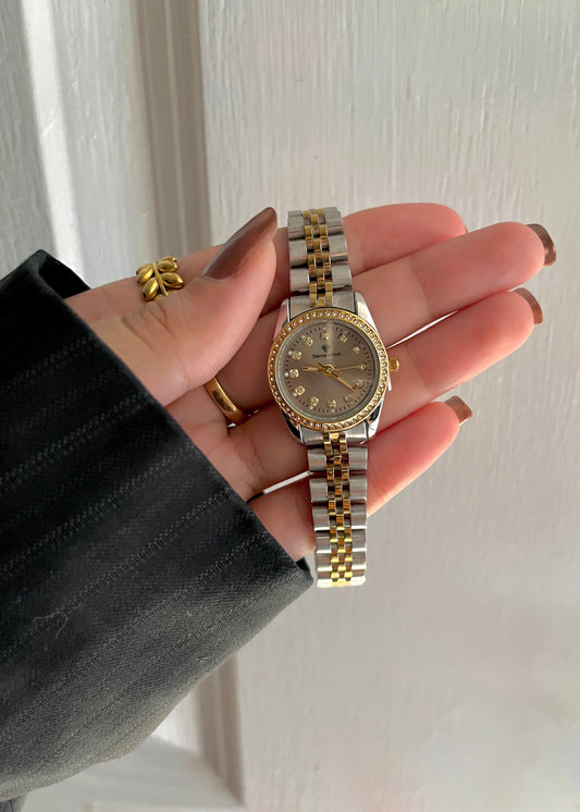 CRYSTAL STUDDED GREY DAIL WATCH