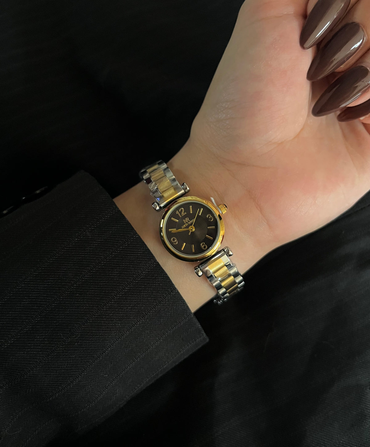 The Heritage Black Dail Timepiece