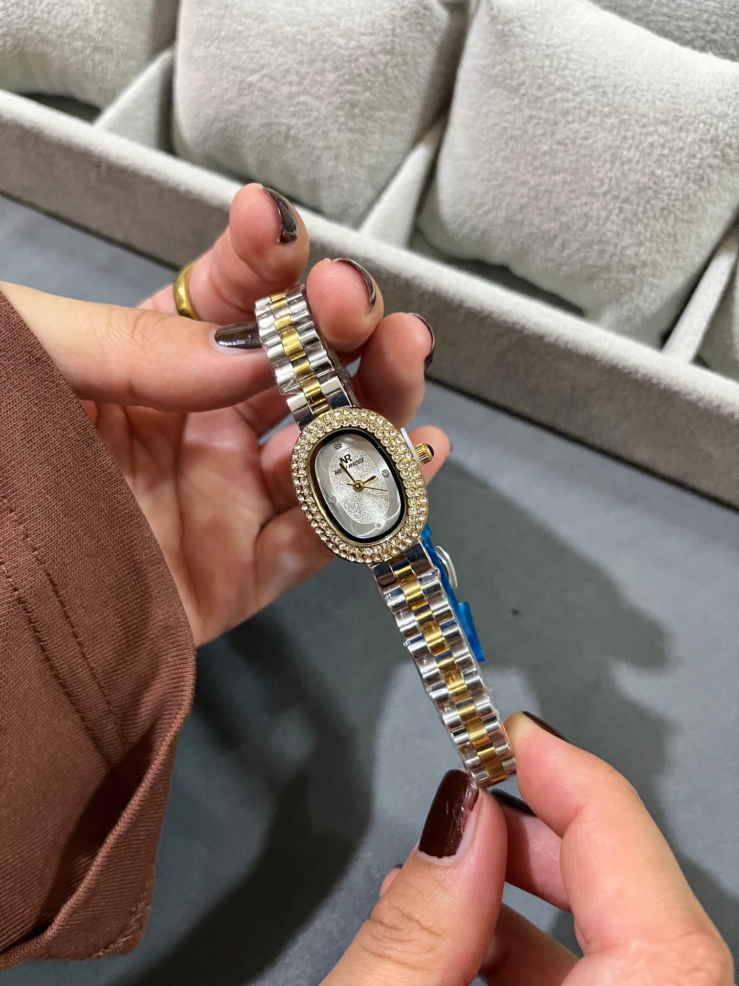 Scottie Oval Watch-white dial