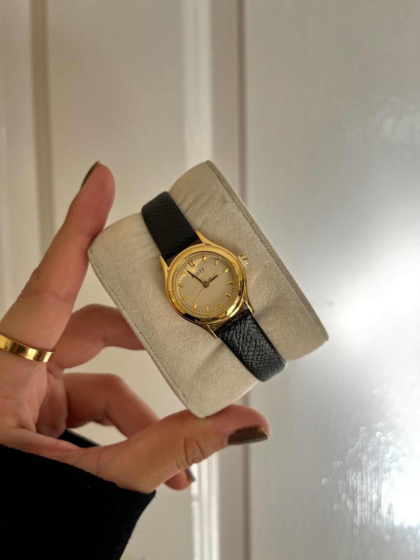 Élite Vintage Gold leather strap Watch