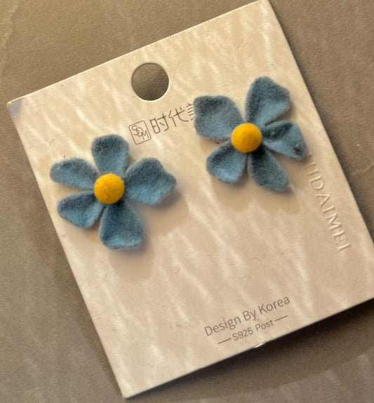 SEOUL SWEETHEART EARRINGS