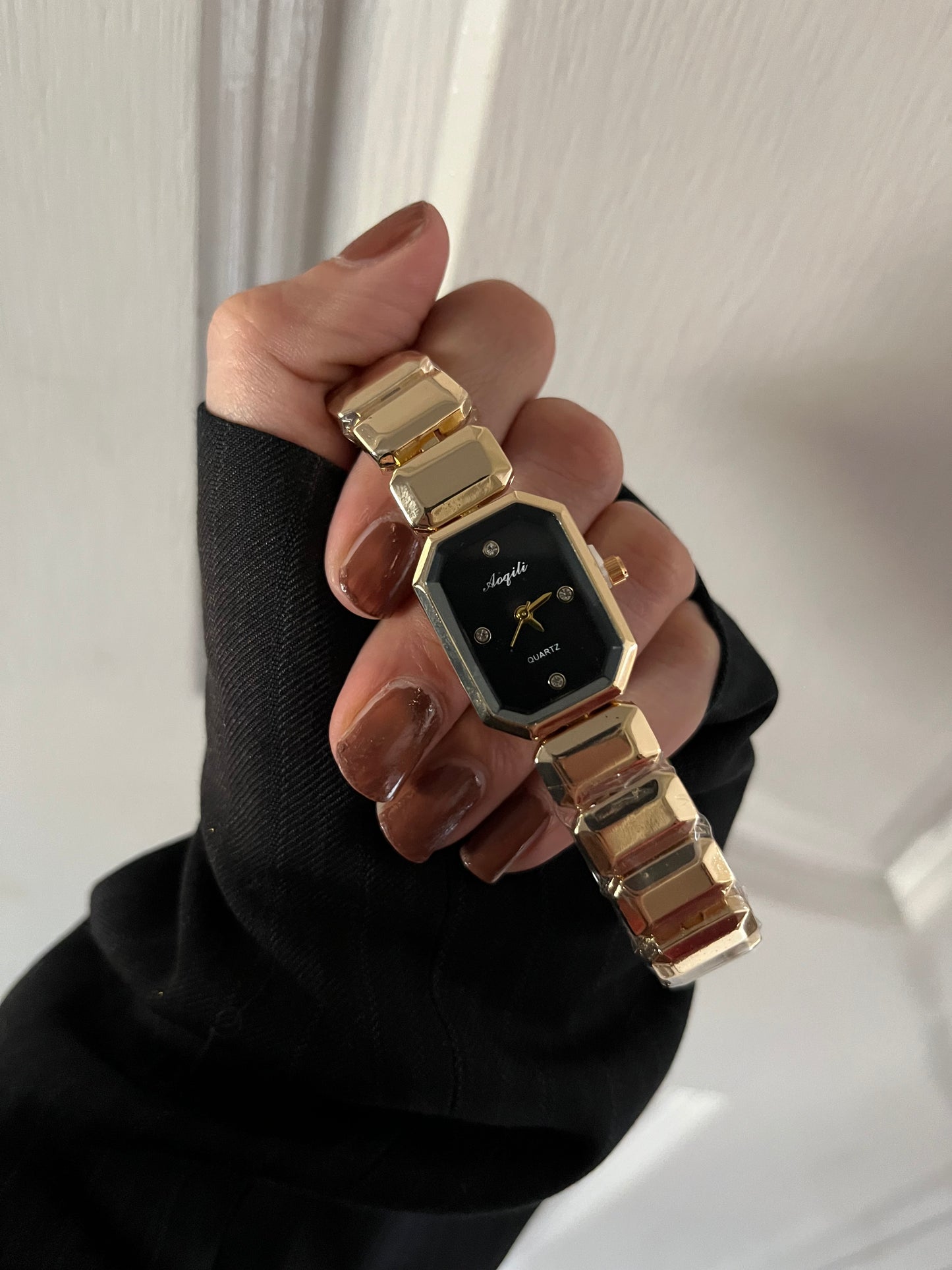 Elysian Black Timepiece