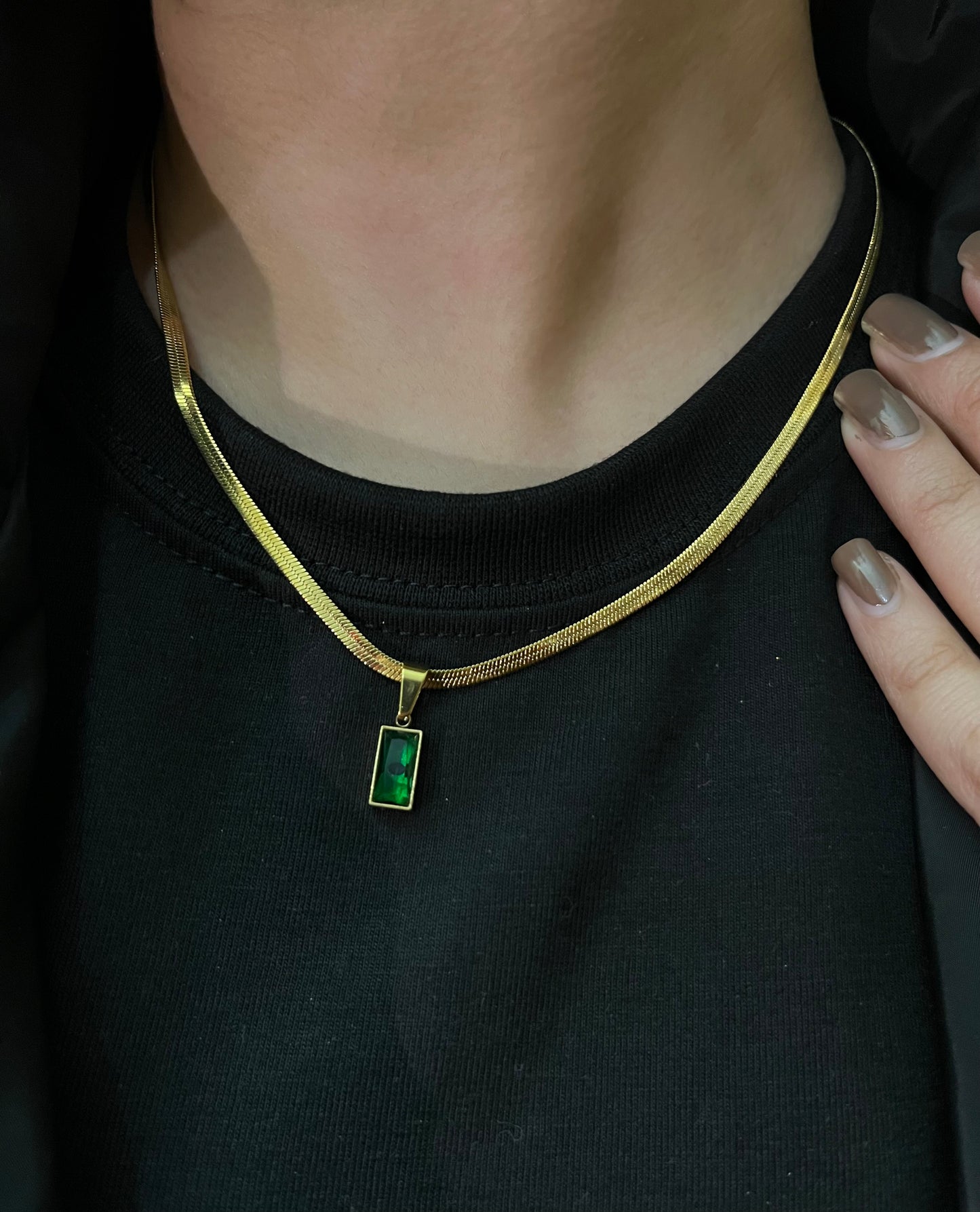 EMERALD SERENITY SQUARE NECKLACE