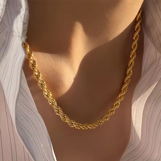 ROPE CHAIN NECKLACE