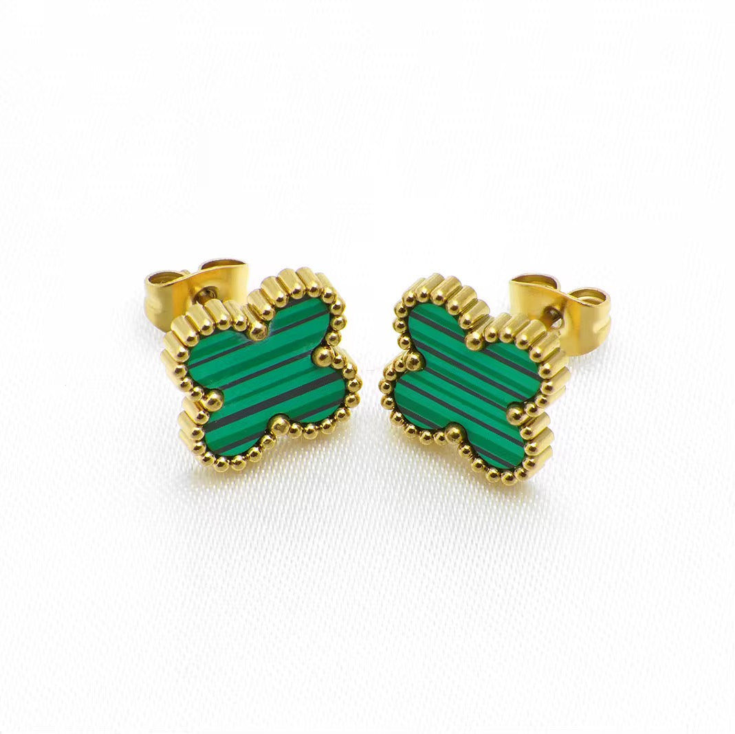 GREEN CLOVIE STUDS