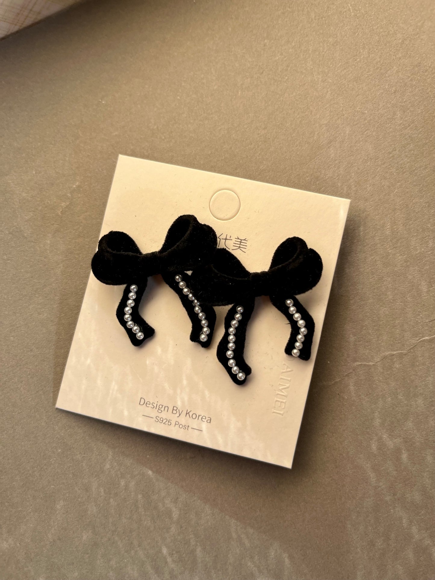 BLACK BOW EARRINGS
