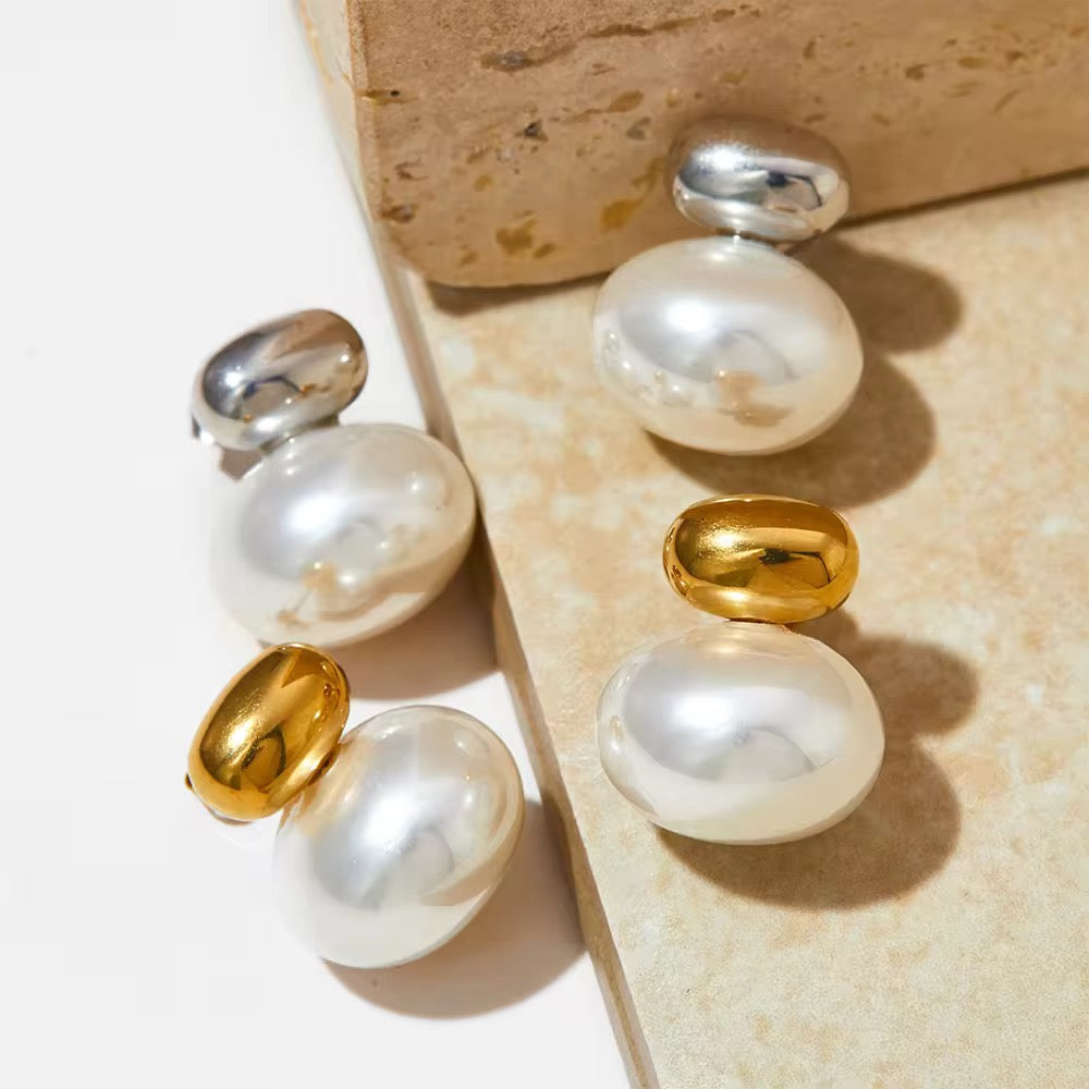 FROSTY PEARLS HOOPS